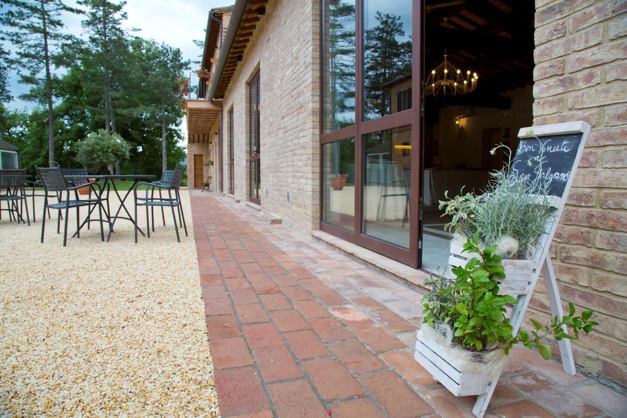 Апарт отель Casale San Galgano Кьюздино Экстерьер фото